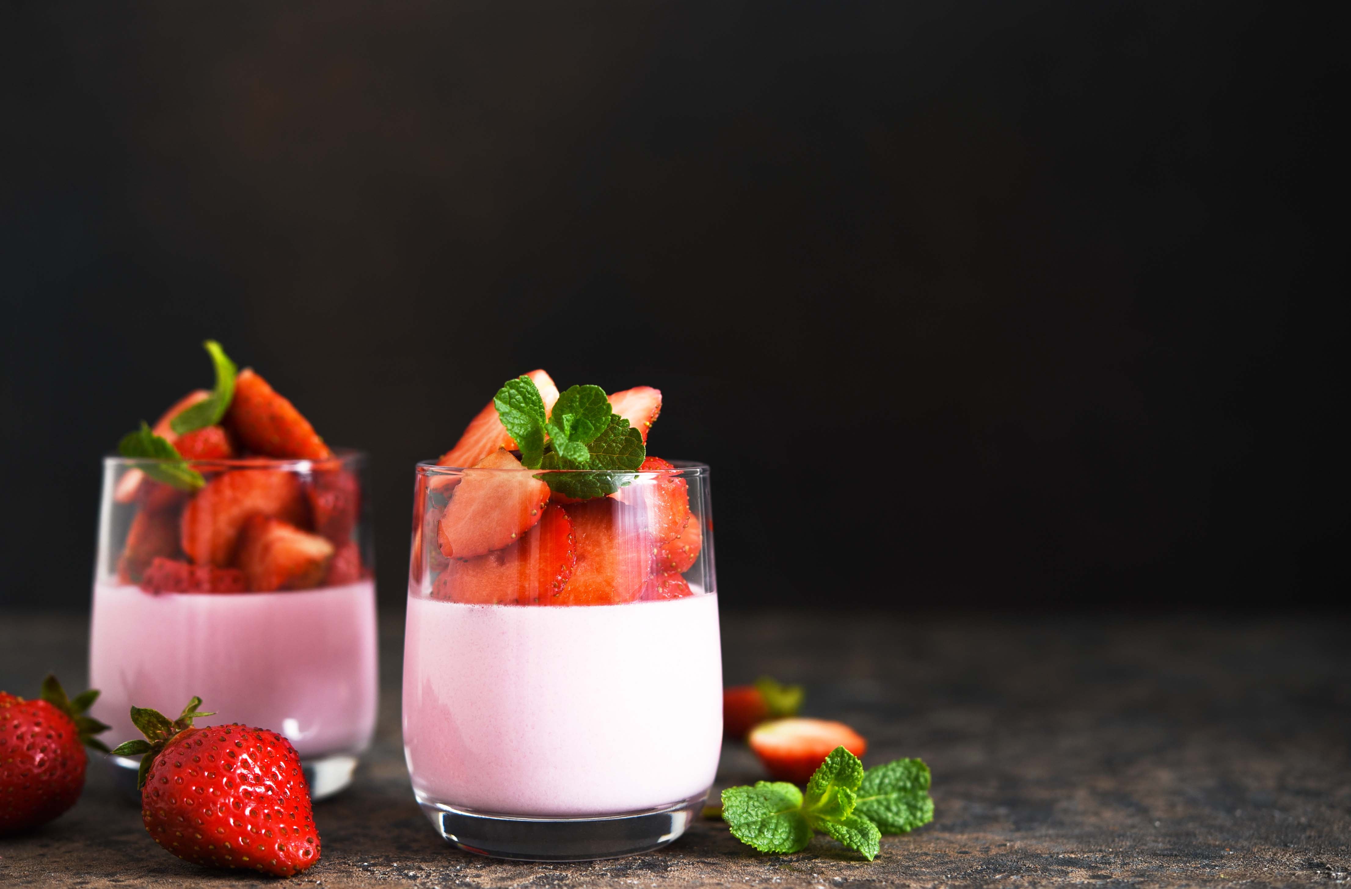 Dessert façon panna cotta aux fraises